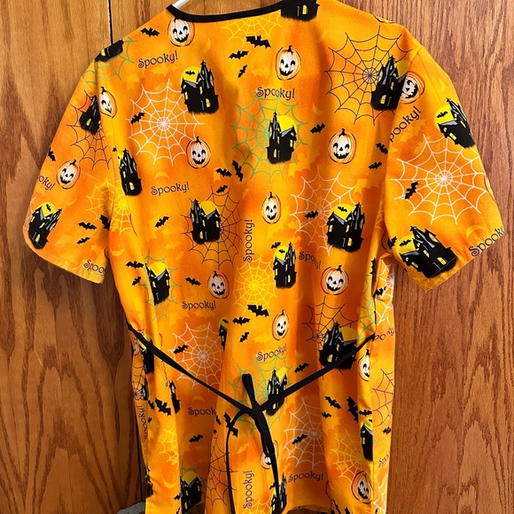 Halloween Scrubs Top - Picture 3 of 5